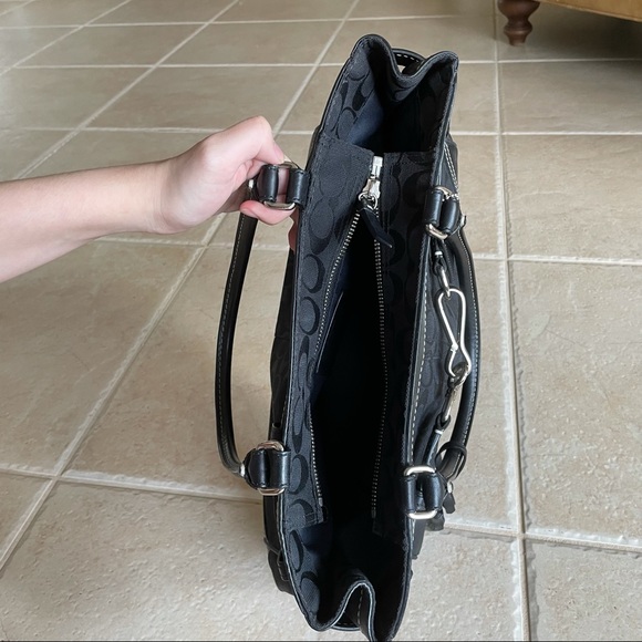 BLACK COACH PURSE - Picture 12 of 13